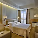 Alexandra Plaza 4*