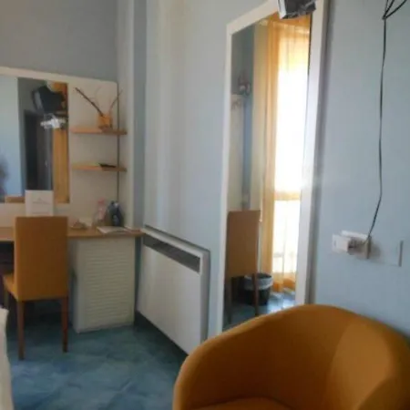 Color Alexandra Plaza Family Otel