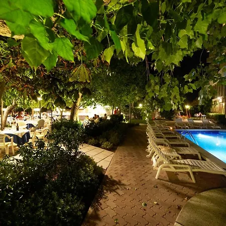 Otel Color Alexandra Plaza Family 4*