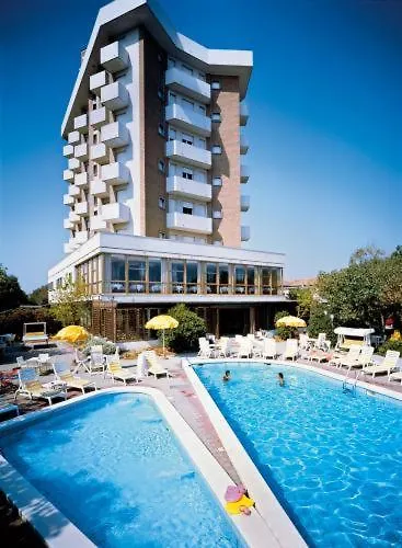 ホテル Alexandra Plaza 4*