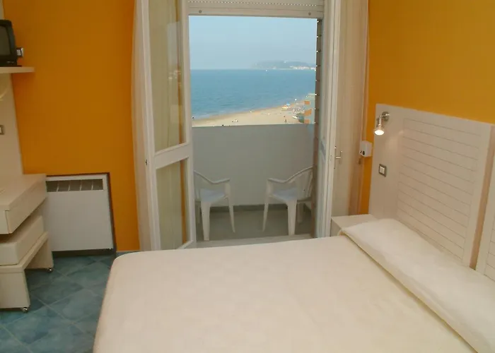 Alexandra Plaza ホテル