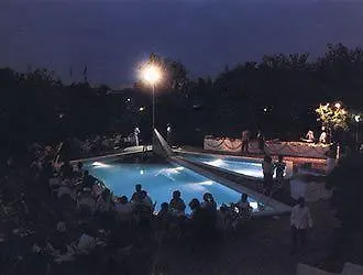 Alexandra Plaza Hotel