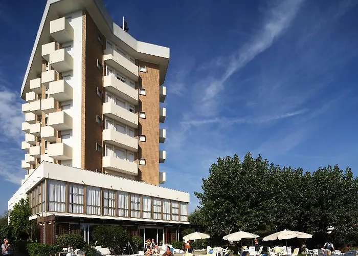 ホテル Alexandra Plaza 4*