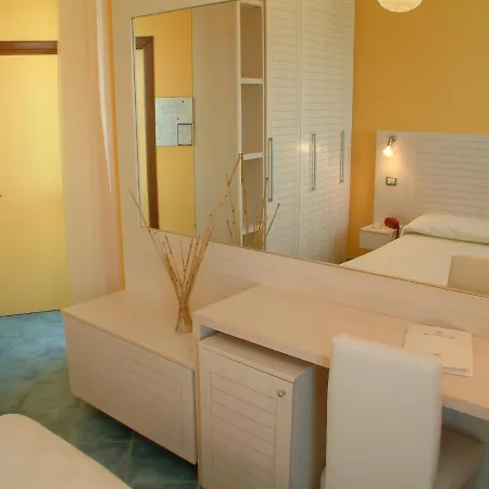 Color Alexandra Plaza Family Hotel