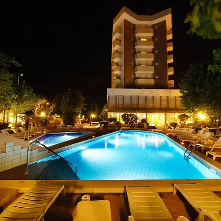 Color Alexandra Plaza Family Hotel 4*