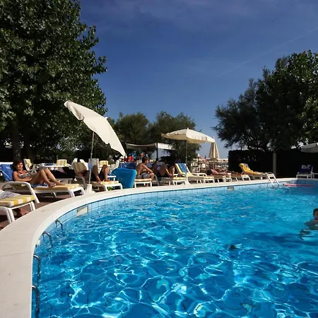 Color Alexandra Plaza Family Hotel 4*