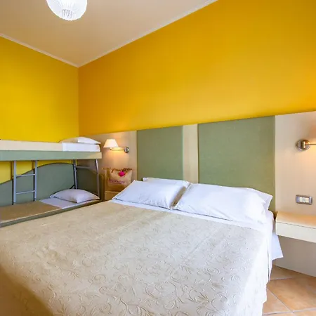 Hotel Color Alexandra Plaza Family Hotel 4*