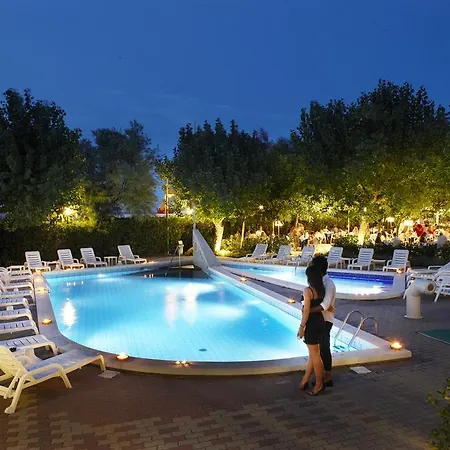 Color Alexandra Plaza Family Hotel