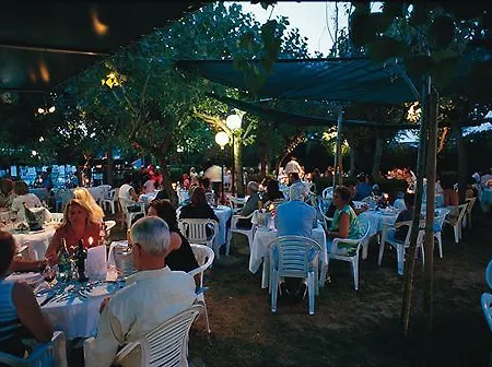 Отель Color Alexandra Plaza Family 4*