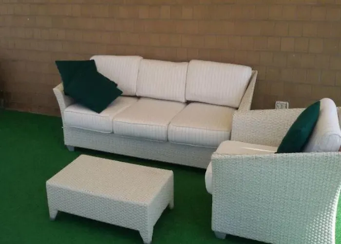 Alexandra Plaza فندق 4*