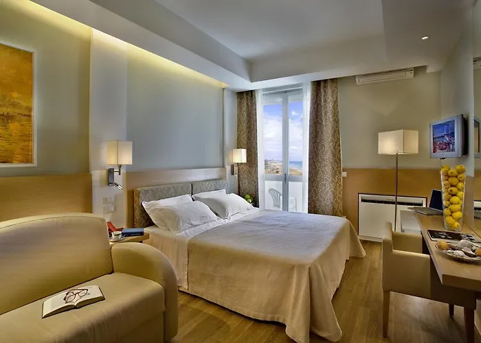 Alexandra Plaza 4*