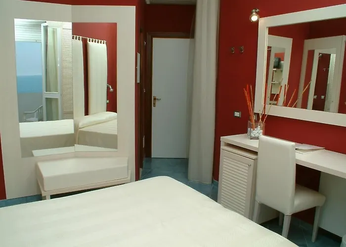 Alexandra Plaza Hotel 4*