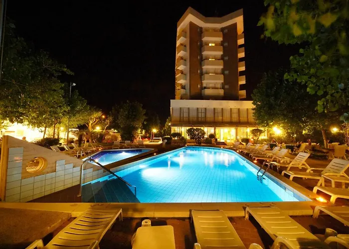 Alexandra Plaza 4*