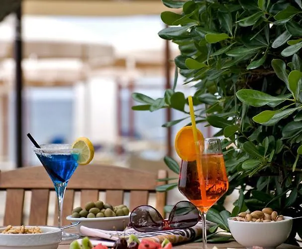 Alexandra Plaza ريتشيوني