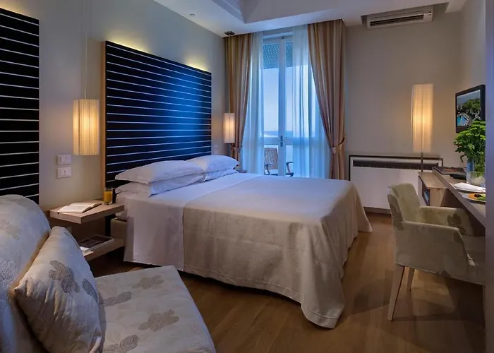 فندق Alexandra Plaza ريتشيوني