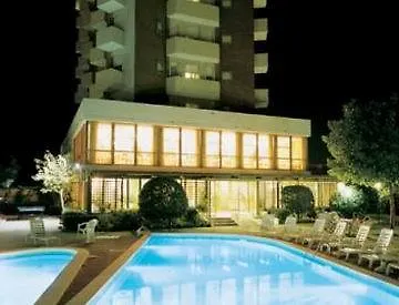Alexandra Plaza 4* ريتشيوني