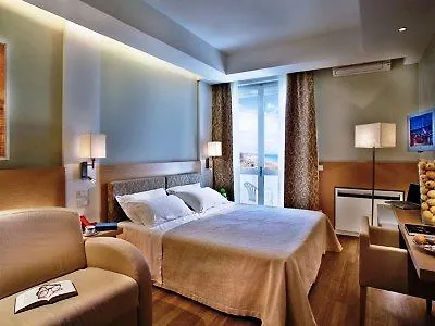 فندق Alexandra Plaza ريتشيوني
